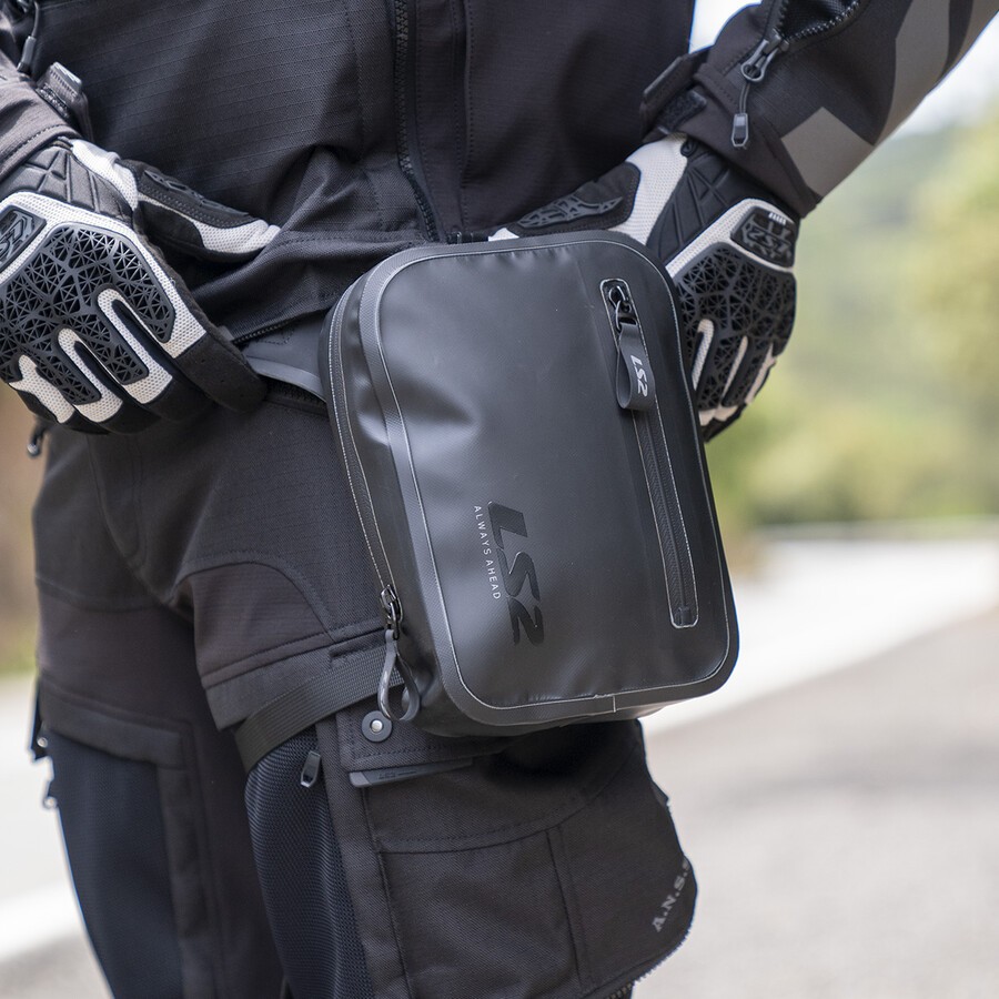 LS2 MOVE AHEAD WP 1.7L LEG BAG-1