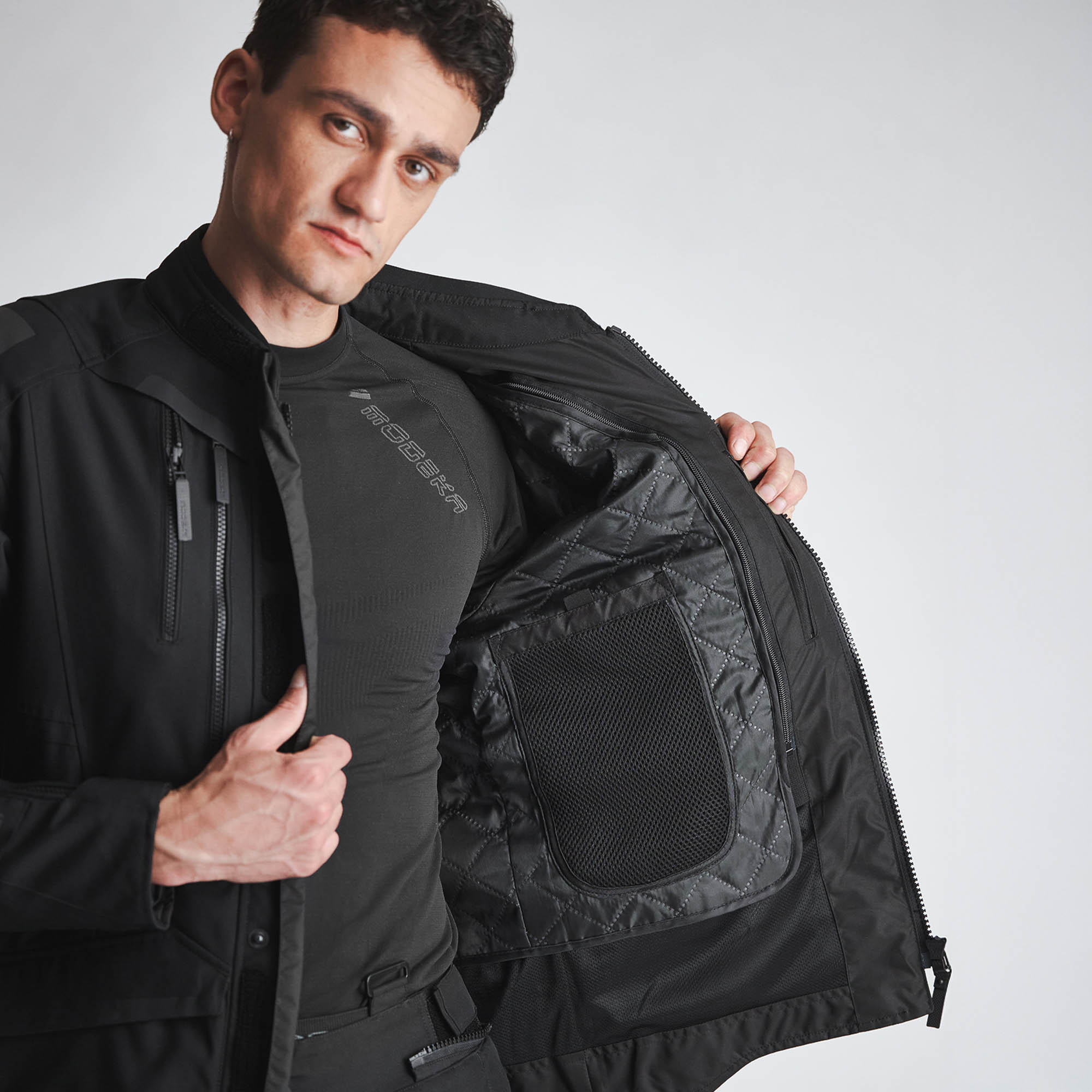 Jacket Striker III black-4