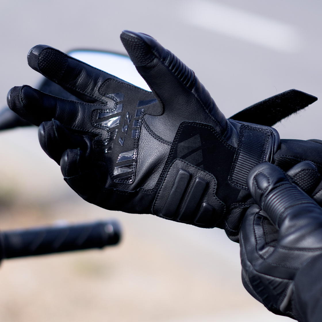 LS2 Octane Man Waterproof gloves black-3