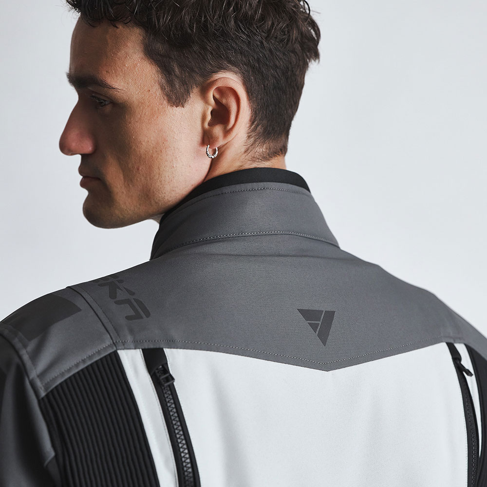 Jacket-Aeris-II-2